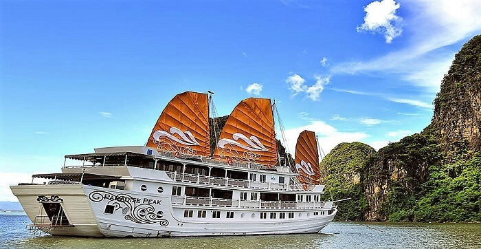 Paradise Peak Boat Tour